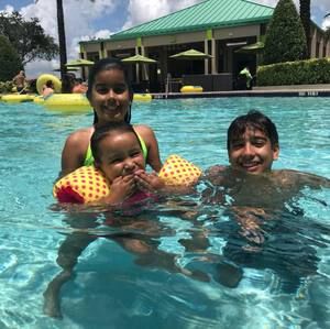 Meet your Posher, Roxana